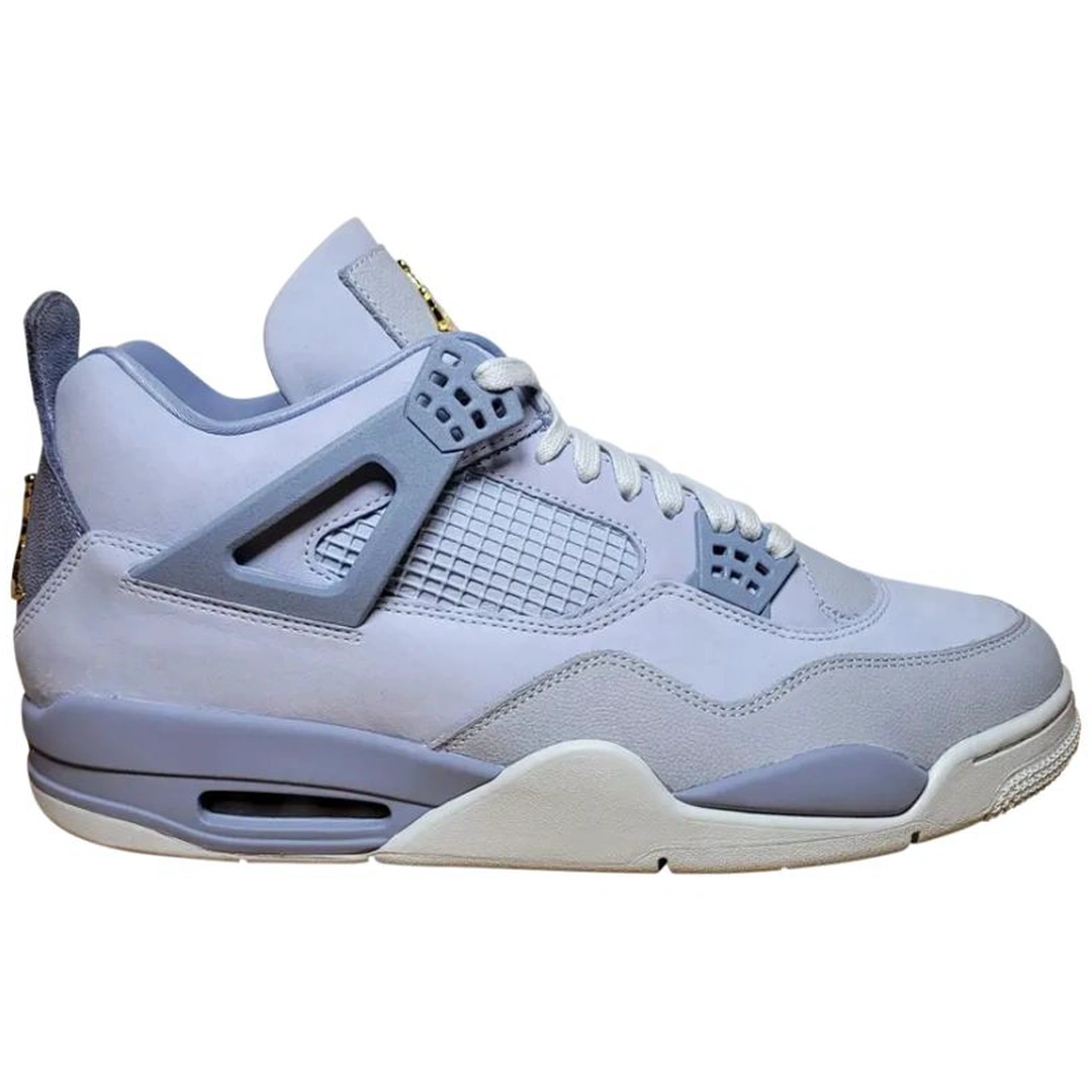 air-jordan-4-retro-unc-tarheels-pe-1.webp