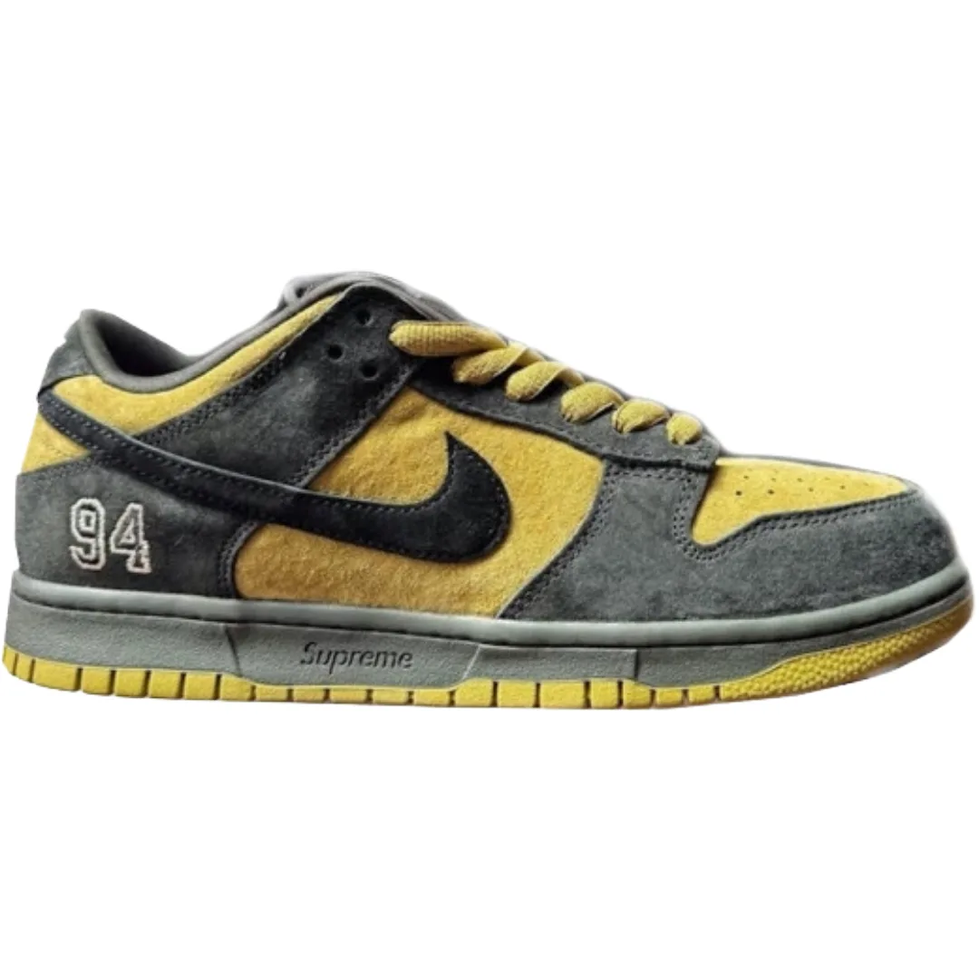 the-supreme-x-sb-dunk-low-green-1.webp